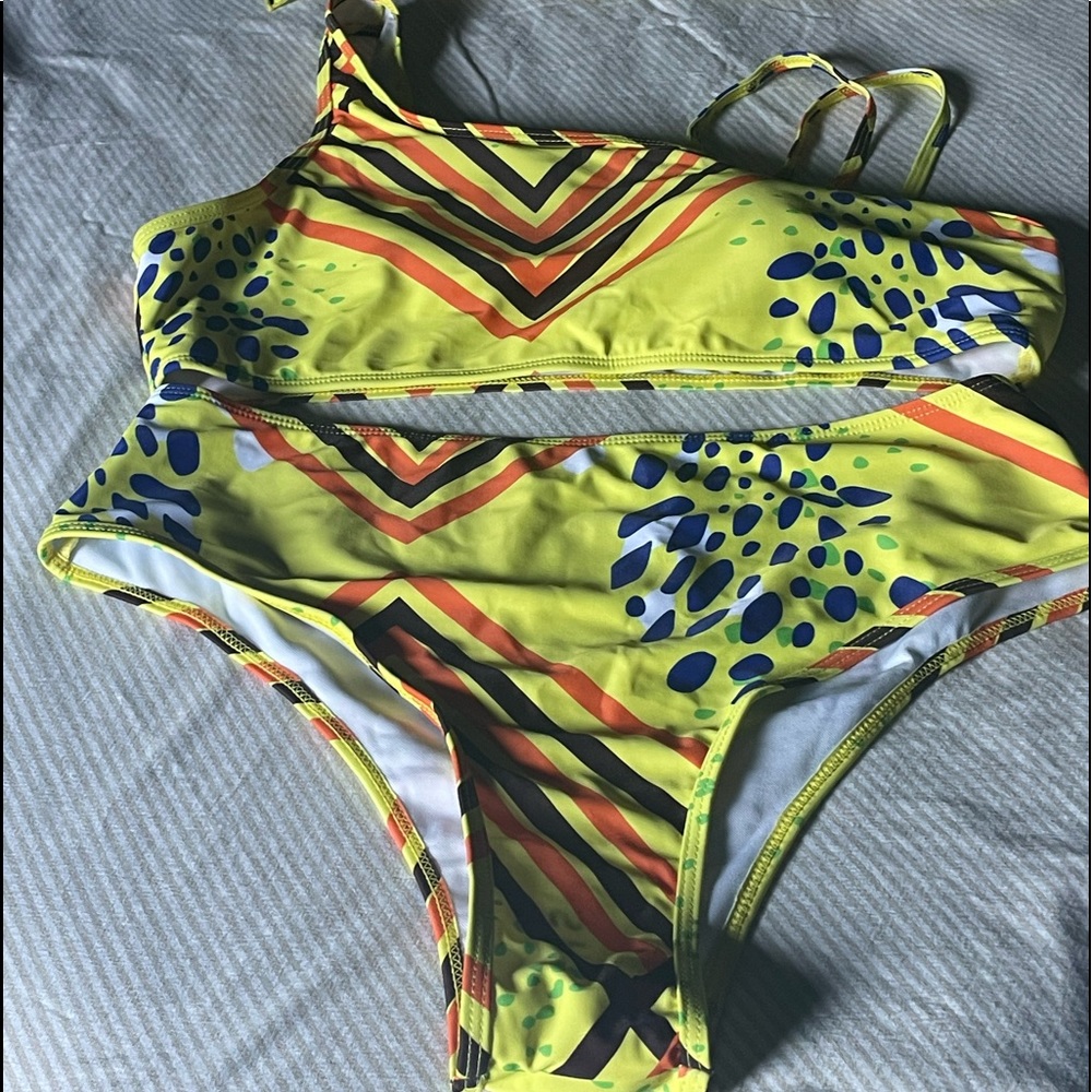 Womens swimmer.